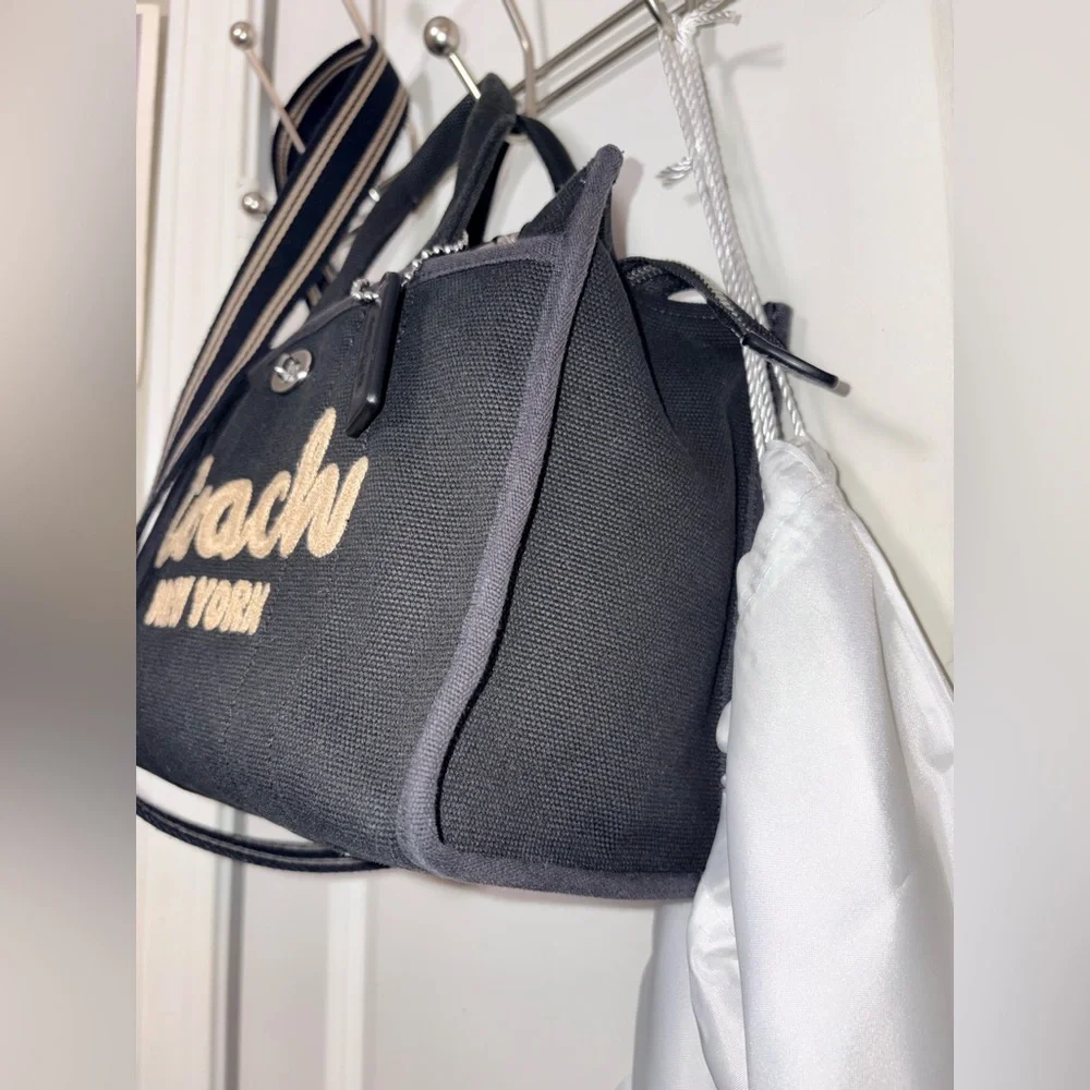 COACH Cargo Tote 26 Black Canvas Crossbody Bag - Excellent Condition - Picture 4 of 14
